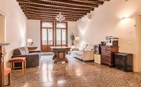 Palazzo Daponte By Lionhost